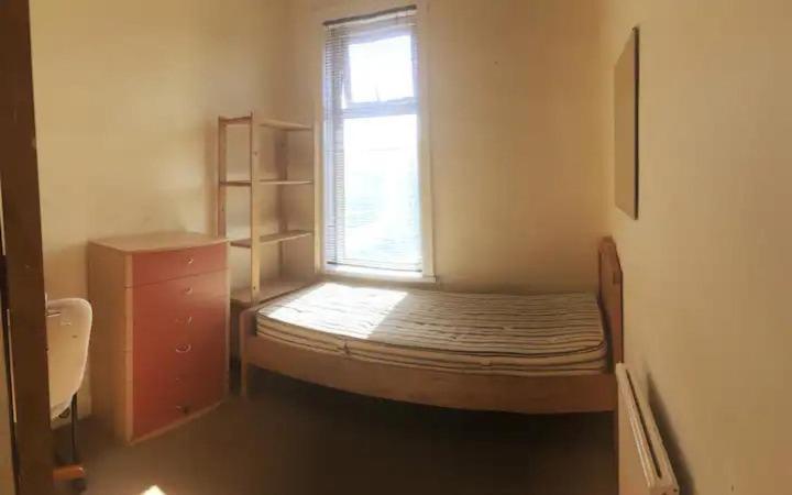 Single Room - Town & University Nearby, 24H Bus, Airport-Linked Manchester Exterior foto